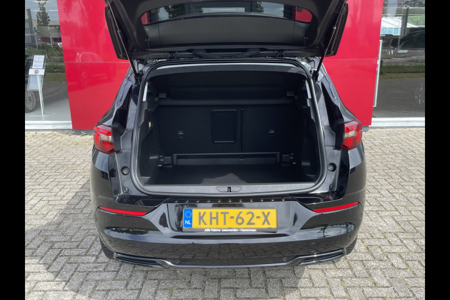 Opel Grandland 1.2 Turbo | 18" Velgen | Camera | Stoel/Stuurwiel verwarming | regensensor | Navigatie