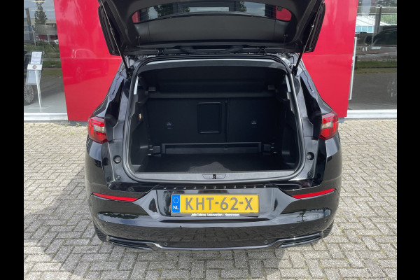 Opel Grandland 1.2 Turbo | 18" Velgen | Camera | Stoel/Stuurwiel verwarming | regensensor | Navigatie