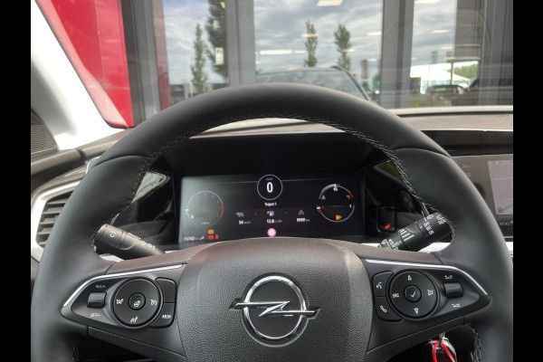 Opel Grandland 1.2 Turbo | 18" Velgen | Camera | Stoel/Stuurwiel verwarming | regensensor | Navigatie
