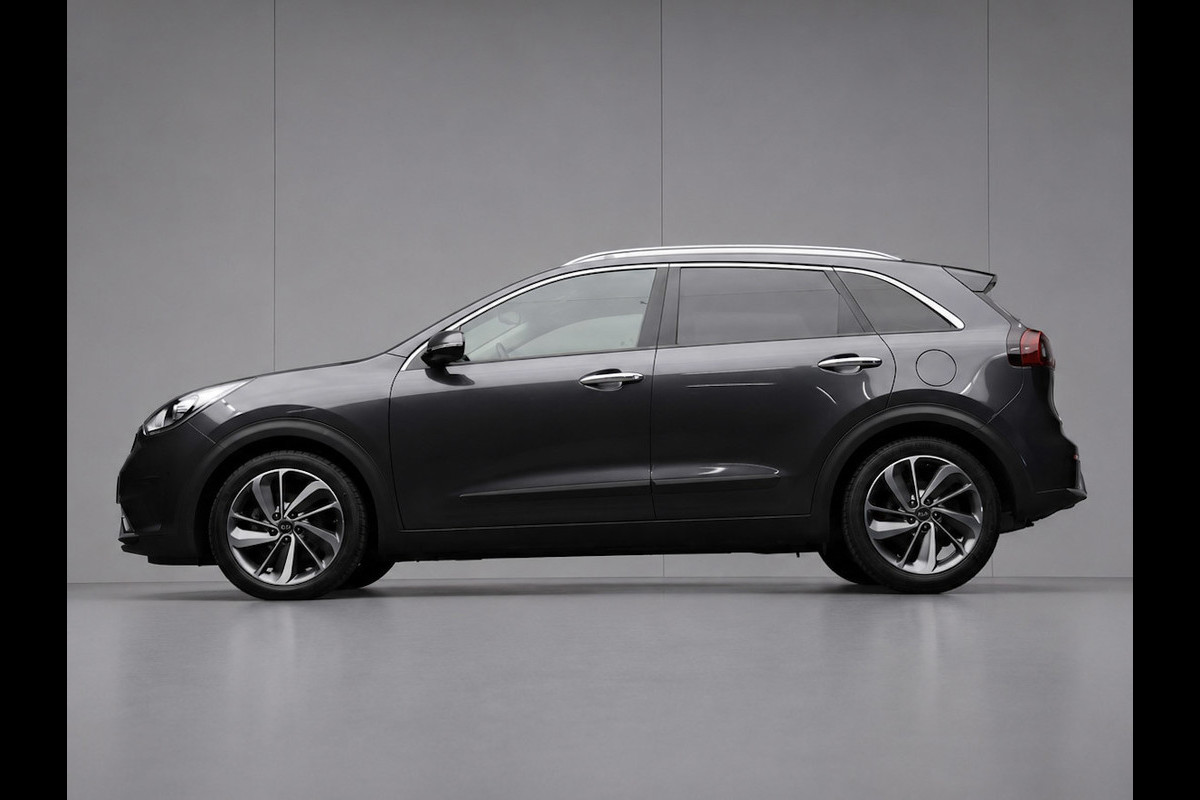 Kia Niro 1.6 GDi Hybrid Style Edition Sport (APPLE CARPLAY,NAVI,CAMERA,STOEL/STUUR VERWARMING,LED,GETINT,SPORTSTOELEN,LM VELGEN)