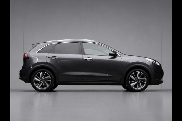 Kia Niro 1.6 GDi Hybrid Style Edition Sport (APPLE CARPLAY,NAVI,CAMERA,STOEL/STUUR VERWARMING,LED,GETINT,SPORTSTOELEN,LM VELGEN)