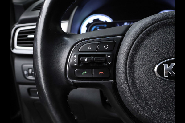 Kia Niro 1.6 GDi Hybrid Style Edition Sport (APPLE CARPLAY,NAVI,CAMERA,STOEL/STUUR VERWARMING,LED,GETINT,SPORTSTOELEN,LM VELGEN)