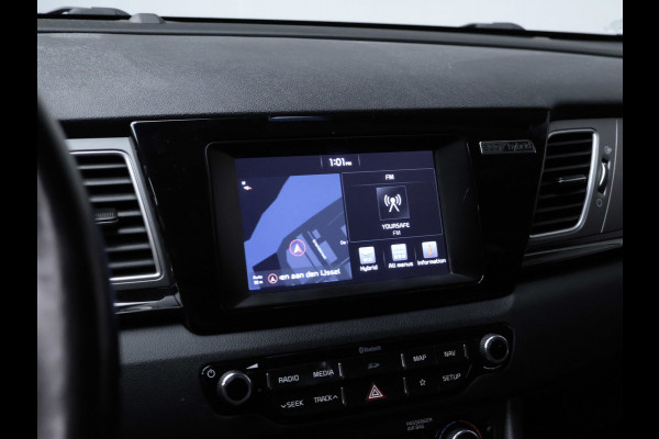 Kia Niro 1.6 GDi Hybrid Style Edition Sport (APPLE CARPLAY,NAVI,CAMERA,STOEL/STUUR VERWARMING,LED,GETINT,SPORTSTOELEN,LM VELGEN)