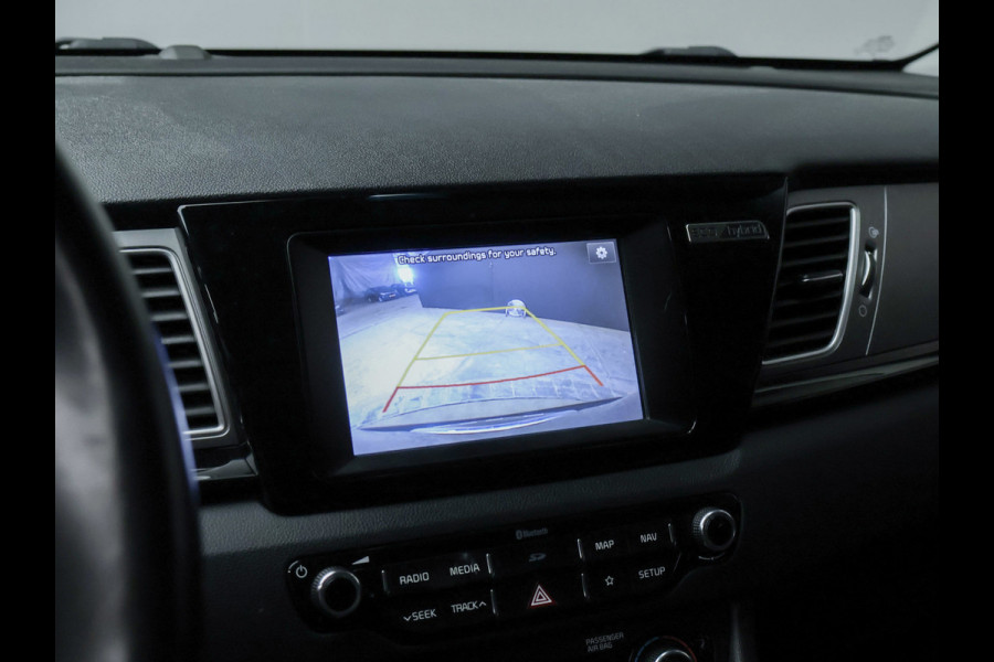 Kia Niro 1.6 GDi Hybrid Style Edition Sport (APPLE CARPLAY,NAVI,CAMERA,STOEL/STUUR VERWARMING,LED,GETINT,SPORTSTOELEN,LM VELGEN)