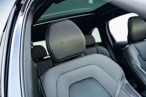 Volvo XC60 2.0 T8 Twin Engine AWD /Pano/R-Design/H&K