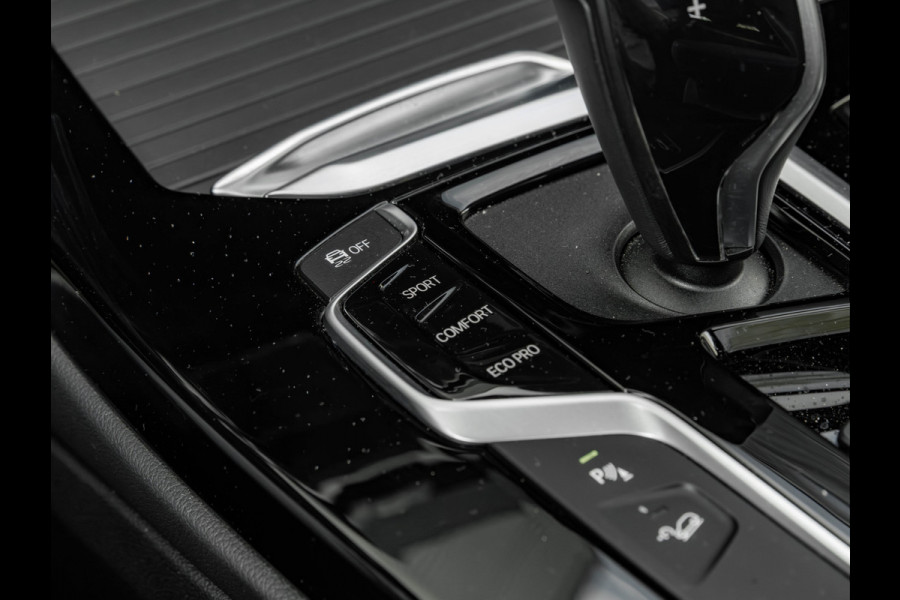 BMW X3 xDrive30i M-Sport - Pano - M-zetels - Trekhaak - Driving Ass Plus - Harman Kardon