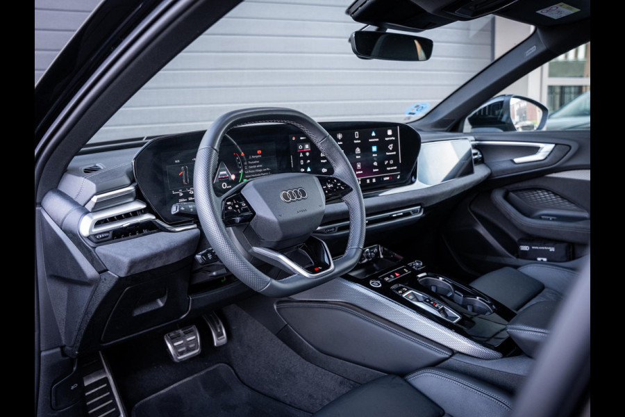 Audi A5 Avant 2.0 e-hybrid quattro S edition 299PK - Panorama l Passenger Displ. l Matrix