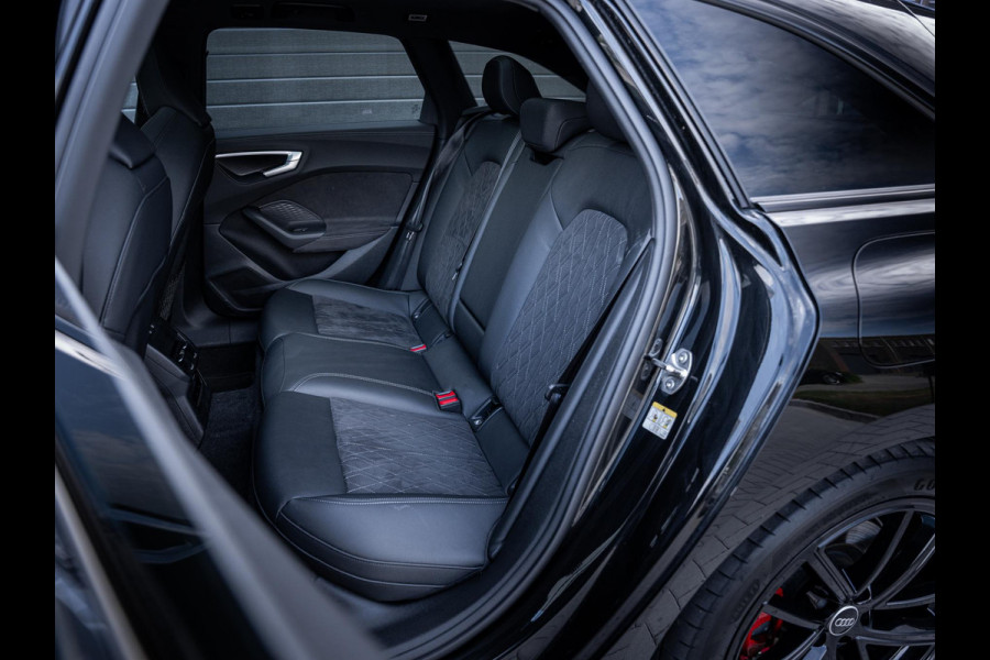 Audi A5 Avant 2.0 e-hybrid quattro S edition 299PK - Panorama l Passenger Displ. l Matrix