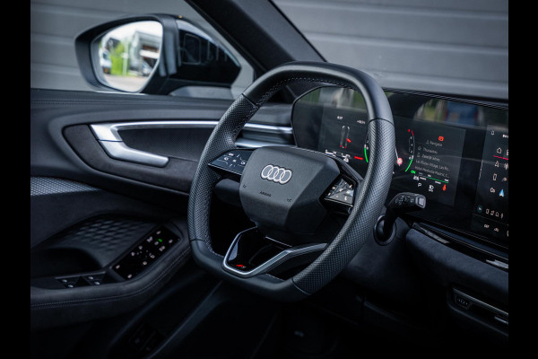 Audi A5 Avant 2.0 e-hybrid quattro S edition 299PK - Panorama l Passenger Displ. l Matrix
