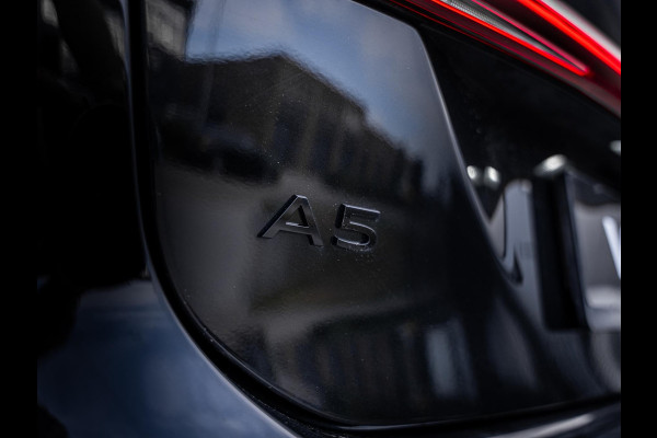 Audi A5 Avant 2.0 e-hybrid quattro S edition 299PK - Panorama l Passenger Displ. l Matrix