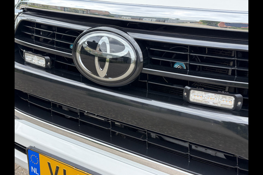 Toyota Hilux 2.4 D-4D 150PK E6 Aut. 4WD Double Cab Professional -- Complete uitrusting / Fully equipped --