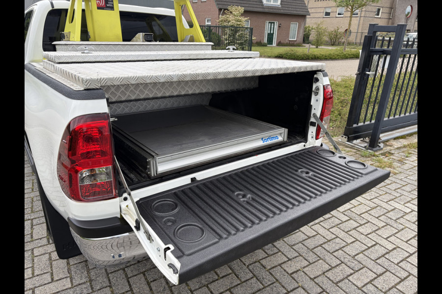 Toyota Hilux 2.4 D-4D 150PK E6 Aut. 4WD Double Cab Professional -- Complete uitrusting / Fully equipped --