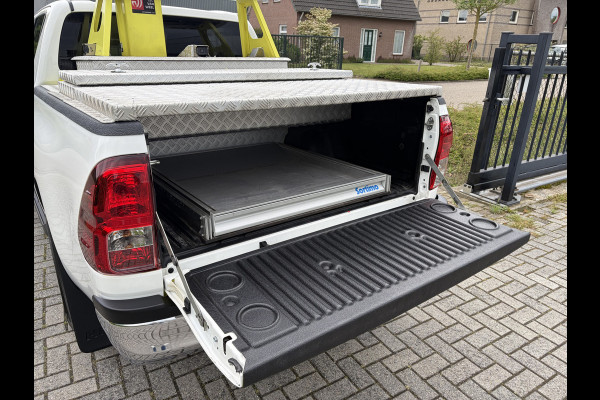 Toyota Hilux 2.4 D-4D 150PK E6 Aut. 4WD Double Cab Professional -- Complete uitrusting / Fully equipped --