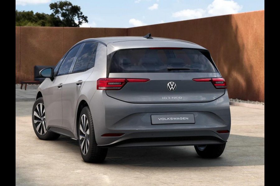 Volkswagen ID.3 Life 61 kWh accu 140 kW / 190 PK Hatchback Elektri Stoelverwarming | Keyless | Camera | ACC