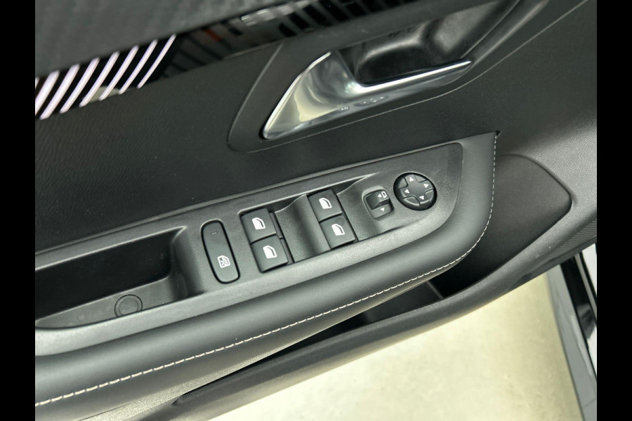 Peugeot 208 Peugeot 208 Hybrid 100pk Automaat Allure Navigatie Apple Carplay/Android Auto Airco Parkeer sensoren Cruise Control Led Lichtmetalen Velgen
