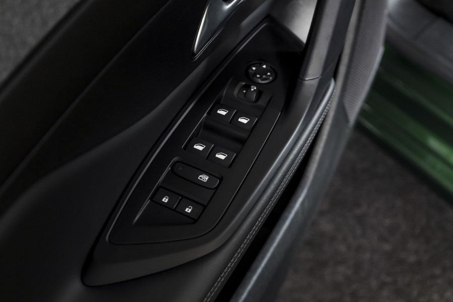 Peugeot 308 1.2 PureTech 130 PK Allure Pack Business | Dig.Cockpit | Adapt.Cruise | Stoelverwarming | 360 camera | NAV+App.Connect | Auto.Airco | LM 17" |
