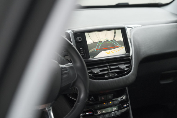 Peugeot 2008 PureTech 110 Allure | UNIEKE KLEUR! | Trekhaak | Camera | Apple Carplay | Parkeersensoren