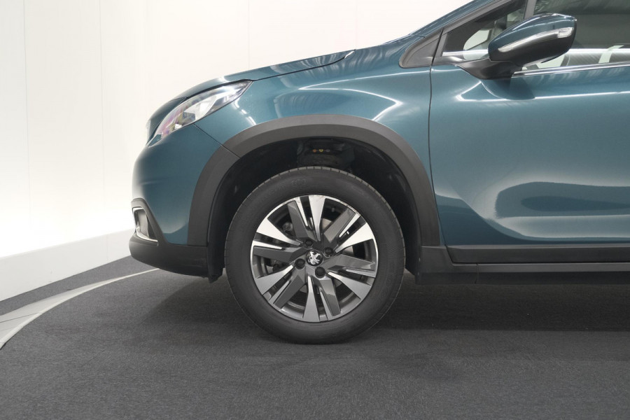 Peugeot 2008 PureTech 110 Allure | UNIEKE KLEUR! | Trekhaak | Camera | Apple Carplay | Parkeersensoren
