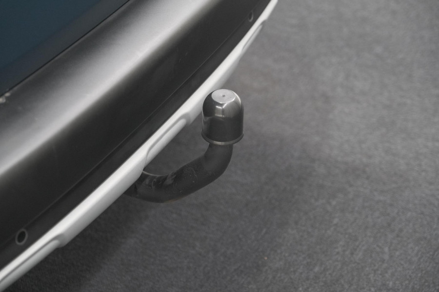 Peugeot 2008 PureTech 110 Allure | UNIEKE KLEUR! | Trekhaak | Camera | Apple Carplay | Parkeersensoren