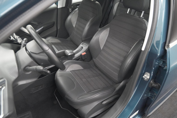 Peugeot 2008 PureTech 110 Allure | UNIEKE KLEUR! | Trekhaak | Camera | Apple Carplay | Parkeersensoren