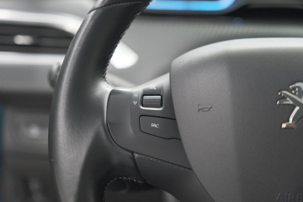 Peugeot 2008 PureTech 110 Allure | UNIEKE KLEUR! | Trekhaak | Camera | Apple Carplay | Parkeersensoren