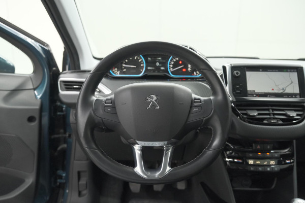 Peugeot 2008 PureTech 110 Allure | UNIEKE KLEUR! | Trekhaak | Camera | Apple Carplay | Parkeersensoren