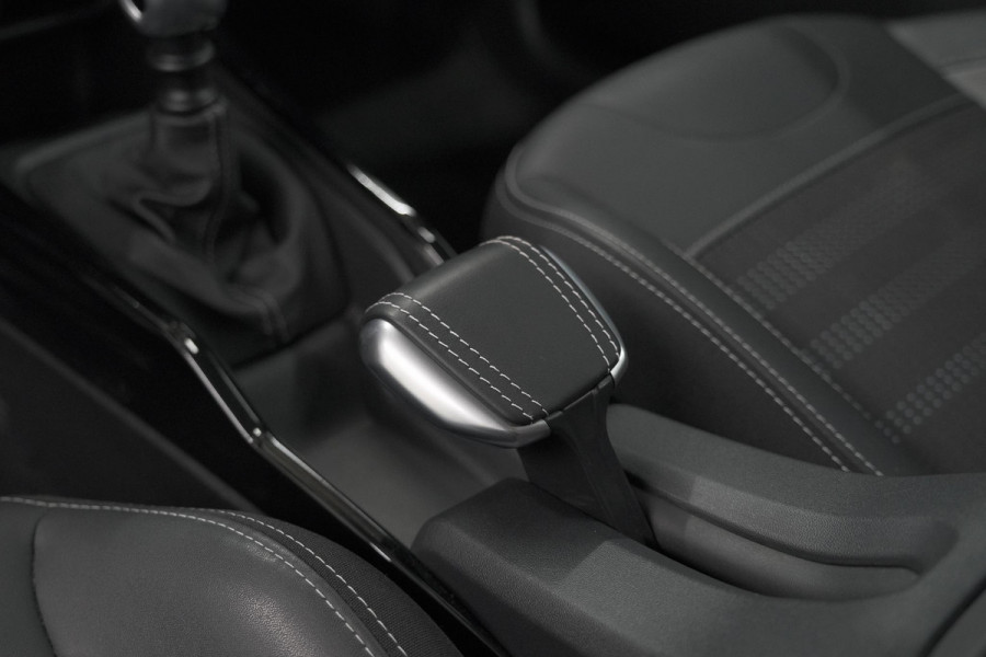 Peugeot 2008 PureTech 110 Allure | UNIEKE KLEUR! | Trekhaak | Camera | Apple Carplay | Parkeersensoren