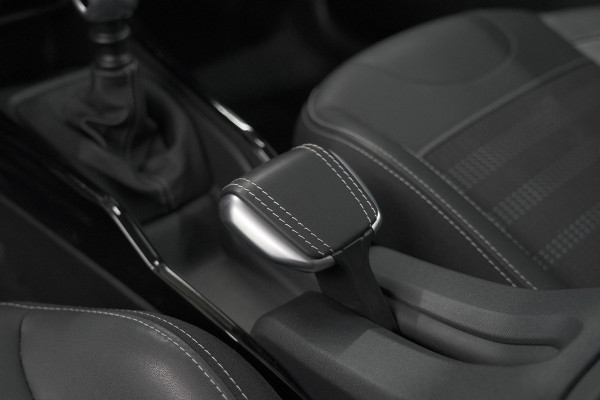 Peugeot 2008 PureTech 110 Allure | UNIEKE KLEUR! | Trekhaak | Camera | Apple Carplay | Parkeersensoren