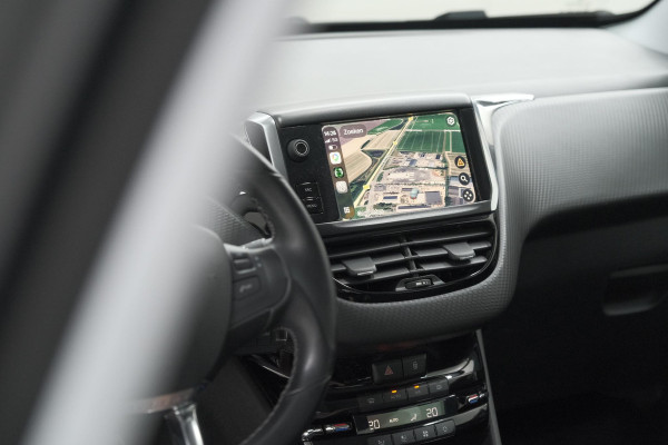 Peugeot 2008 PureTech 110 Allure | UNIEKE KLEUR! | Trekhaak | Camera | Apple Carplay | Parkeersensoren