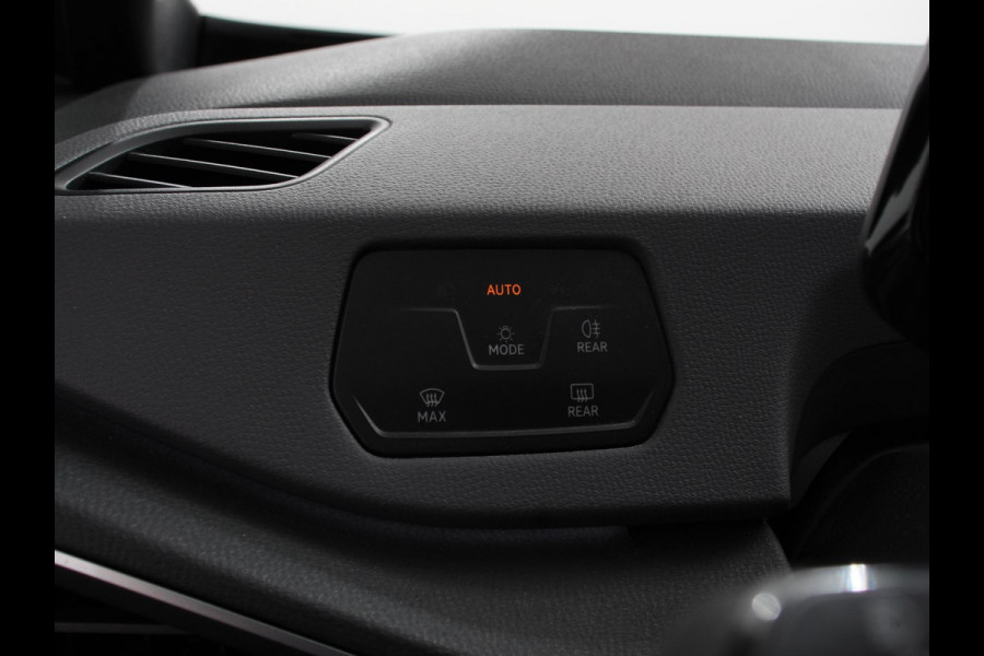 Volkswagen ID.3 Pro 58 kWh Navigatie Apple Carplay Android Auto Parkeersensoren Adaptive Cruise Control Full Led Stoel- en stuurverwarming Climate Control