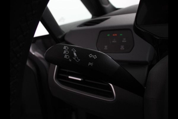 Volkswagen ID.3 Pro 58 kWh Navigatie Apple Carplay Android Auto Parkeersensoren Adaptive Cruise Control Full Led Stoel- en stuurverwarming Climate Control