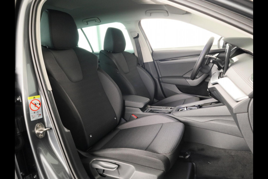 Škoda Octavia Combi Business Edition Plus m-HEV 1.5 TSI 150 pk 7 versn. DSG | Winter pakket | Lichtmetalen velgen 18" Lerna Antraciet