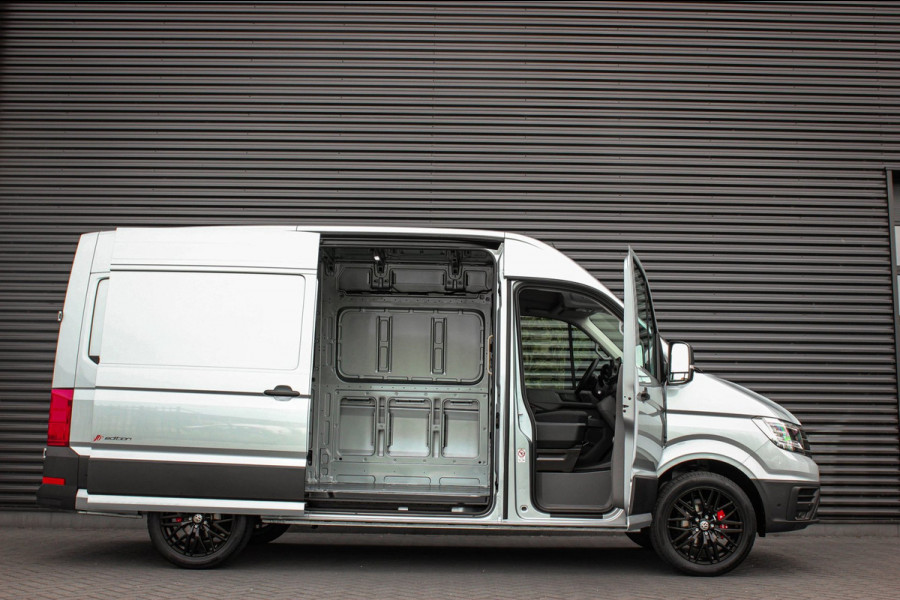 Volkswagen Crafter 2.0 TDI L3H3 Highline LED / XENON / APPLE CARPLAY / NAVIGATIE / DSG / FULL BLACK / 140PK / AUTOMAAT / NEW MODEL