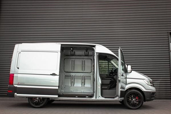 Volkswagen Crafter 2.0 TDI L3H3 Highline LED / XENON / APPLE CARPLAY / NAVIGATIE / DSG / FULL BLACK / 140PK / AUTOMAAT / NEW MODEL