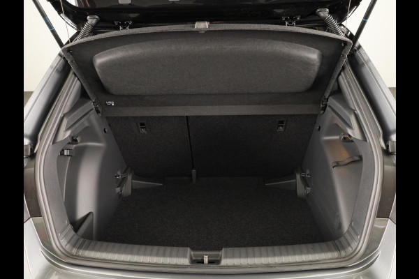 Škoda Fabia Monte Carlo 1.0 TSI 115 pk 7 versn. DSG | Navigatie pakket | Travel assist | Licht en Zicht plus | Verwarmbare voorstoelen | 18 inch lichtmetalen velgen