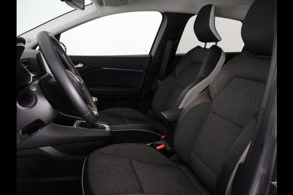 Renault Captur 1.3 TCe 140 PK INTENS 1e EIG GARANTIE 5-2032! NAVIGATIE . PARKEERSENSOREN VOOR & ACHTER .