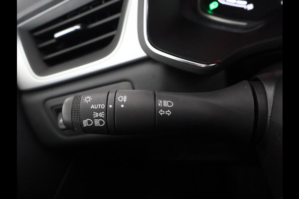 Renault Captur 1.3 TCe 140 PK INTENS 1e EIG GARANTIE 5-2032! NAVIGATIE . PARKEERSENSOREN VOOR & ACHTER .