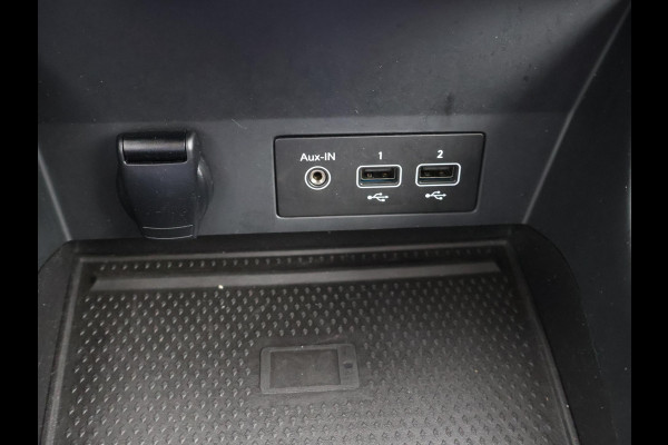 Renault Captur 1.3 TCe 140 PK INTENS 1e EIG GARANTIE 5-2032! NAVIGATIE . PARKEERSENSOREN VOOR & ACHTER .