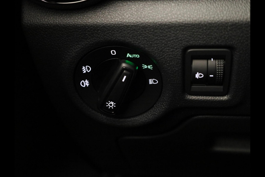 Škoda Fabia Monte Carlo 1.0 TSI 95 pk 5 versn. Hand | Verwarmbare voorstoelen | Travel Assist | Hill Hold
