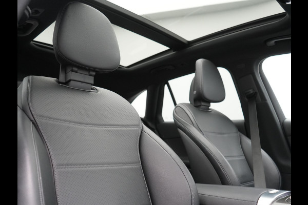 Mercedes-Benz GLC 300e 4MATIC Avantgarde PHEV 313pk Dealer O.H. | Panodak | Adaptive Cruise | Burmester 3D | Camera | Lederen Sportstoelen Memory & Verwarmd | Stuur Verwarmd | Sfeerverlichting | Apple Carplay | Blis | Navigatie | DAB | 19"L.M | Plug In Hybrid |