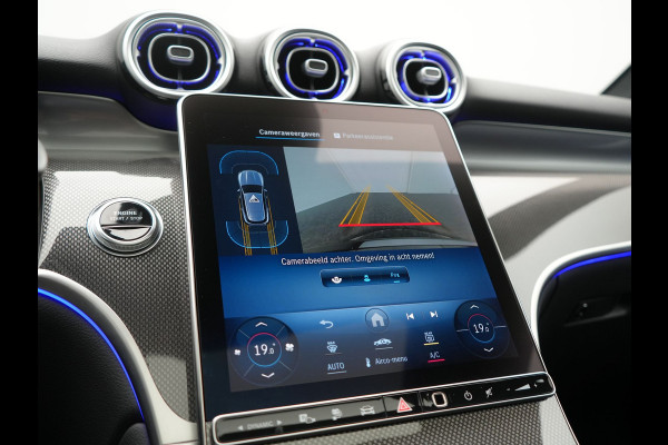 Mercedes-Benz GLC 300e 4MATIC Avantgarde PHEV 313pk Dealer O.H. | Panodak | Adaptive Cruise | Burmester 3D | Camera | Lederen Sportstoelen Memory & Verwarmd | Stuur Verwarmd | Sfeerverlichting | Apple Carplay | Blis | Navigatie | DAB | 19"L.M | Plug In Hybrid |