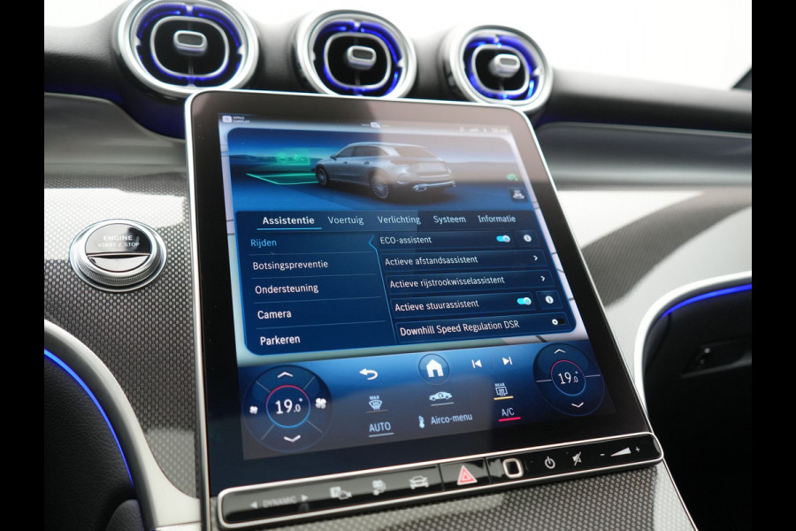 Mercedes-Benz GLC 300e 4MATIC Avantgarde PHEV 313pk Dealer O.H. | Panodak | Adaptive Cruise | Burmester 3D | Camera | Lederen Sportstoelen Memory & Verwarmd | Stuur Verwarmd | Sfeerverlichting | Apple Carplay | Blis | Navigatie | DAB | 19"L.M | Plug In Hybrid |