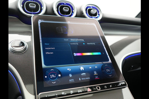 Mercedes-Benz GLC 300e 4MATIC Avantgarde PHEV 313pk Dealer O.H. | Panodak | Adaptive Cruise | Burmester 3D | Camera | Lederen Sportstoelen Memory & Verwarmd | Stuur Verwarmd | Sfeerverlichting | Apple Carplay | Blis | Navigatie | DAB | 19"L.M | Plug In Hybrid |