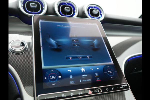 Mercedes-Benz GLC 300e 4MATIC Avantgarde PHEV 313pk Dealer O.H. | Panodak | Adaptive Cruise | Burmester 3D | Camera | Lederen Sportstoelen Memory & Verwarmd | Stuur Verwarmd | Sfeerverlichting | Apple Carplay | Blis | Navigatie | DAB | 19"L.M | Plug In Hybrid |