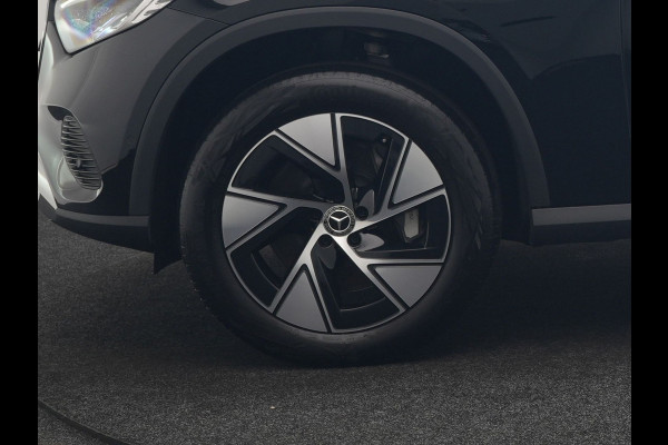 Mercedes-Benz GLC 300e 4MATIC Avantgarde PHEV 313pk Dealer O.H. | Panodak | Adaptive Cruise | Burmester 3D | Camera | Lederen Sportstoelen Memory & Verwarmd | Stuur Verwarmd | Sfeerverlichting | Apple Carplay | Blis | Navigatie | DAB | 19"L.M | Plug In Hybrid |