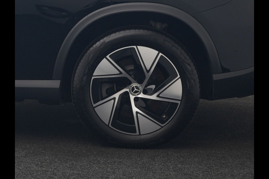 Mercedes-Benz GLC 300e 4MATIC Avantgarde PHEV 313pk Dealer O.H. | Panodak | Adaptive Cruise | Burmester 3D | Camera | Lederen Sportstoelen Memory & Verwarmd | Stuur Verwarmd | Sfeerverlichting | Apple Carplay | Blis | Navigatie | DAB | 19"L.M | Plug In Hybrid |