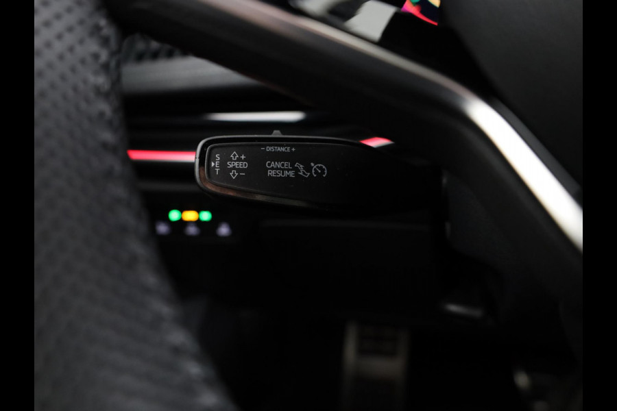 Škoda Superb Combi Sportline Business PHEV 1.5 TSI 204 pk 6 versn. DSG | Panoramadak | Wegklapbare trekhaak | Winter pakket | 19 inch lichtmetalen velgen
