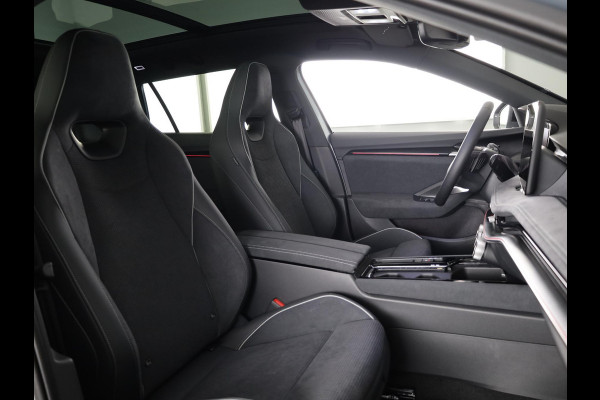 Škoda Superb Combi Sportline Business PHEV 1.5 TSI 204 pk 6 versn. DSG | Panoramadak | Wegklapbare trekhaak | Winter pakket | 19 inch lichtmetalen velgen