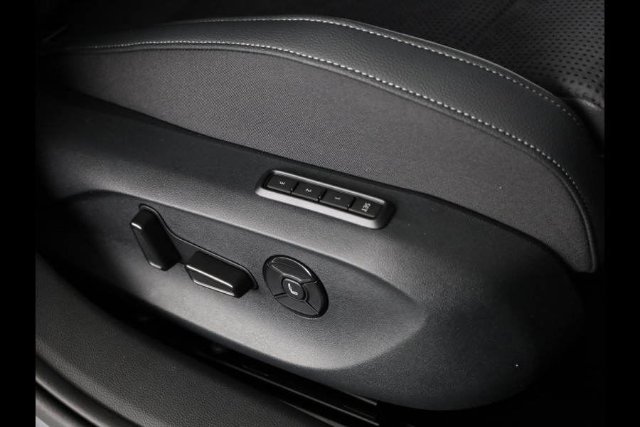 Škoda Superb Combi Sportline Business PHEV 1.5 TSI 204 pk 6 versn. DSG | Panoramadak | Wegklapbare trekhaak | Winter pakket | 19 inch lichtmetalen velgen