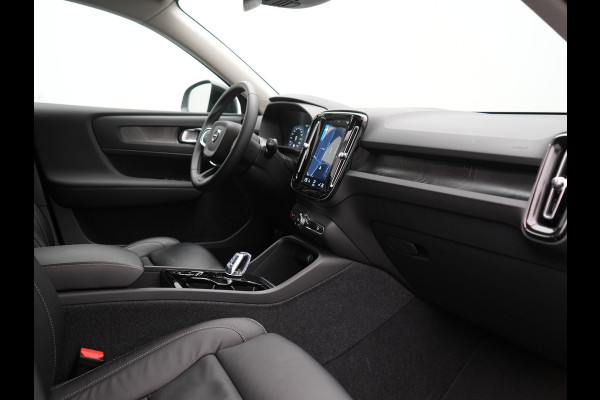 Volvo XC40 T5 Plus Dark PHEV 262pk Dealer O.H. | Adaptive Cruise | 360 Camera | Harman / Kardon | Lederen Sportstoelen Memory & Verwarmd | Keyless | Blis | Stuur Verwarmd | Apple Carplay | Navigatie | DAB | 19"L.M | Plug In Hybrid |